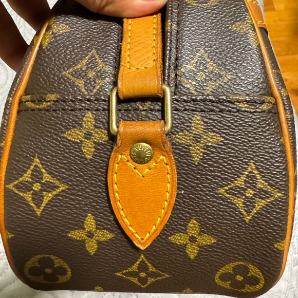 Authentic Louis Vuitton Blois Bag - Picture 14 of 15